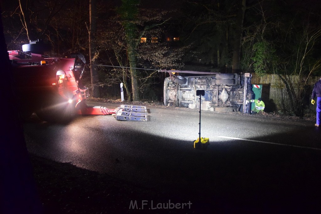 Container LKW umgestuerzt Koeln Brueck Bruecker- Dellbruecker Mauspfad P137.JPG - Miklos Laubert